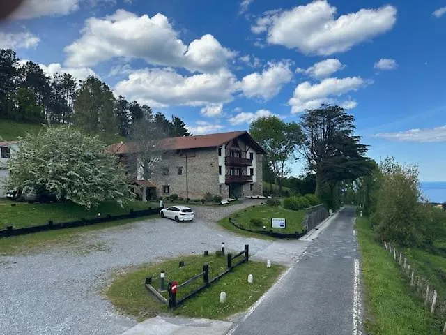 Hotel-Apartamento Rural Atxurra Bermeo 3*,