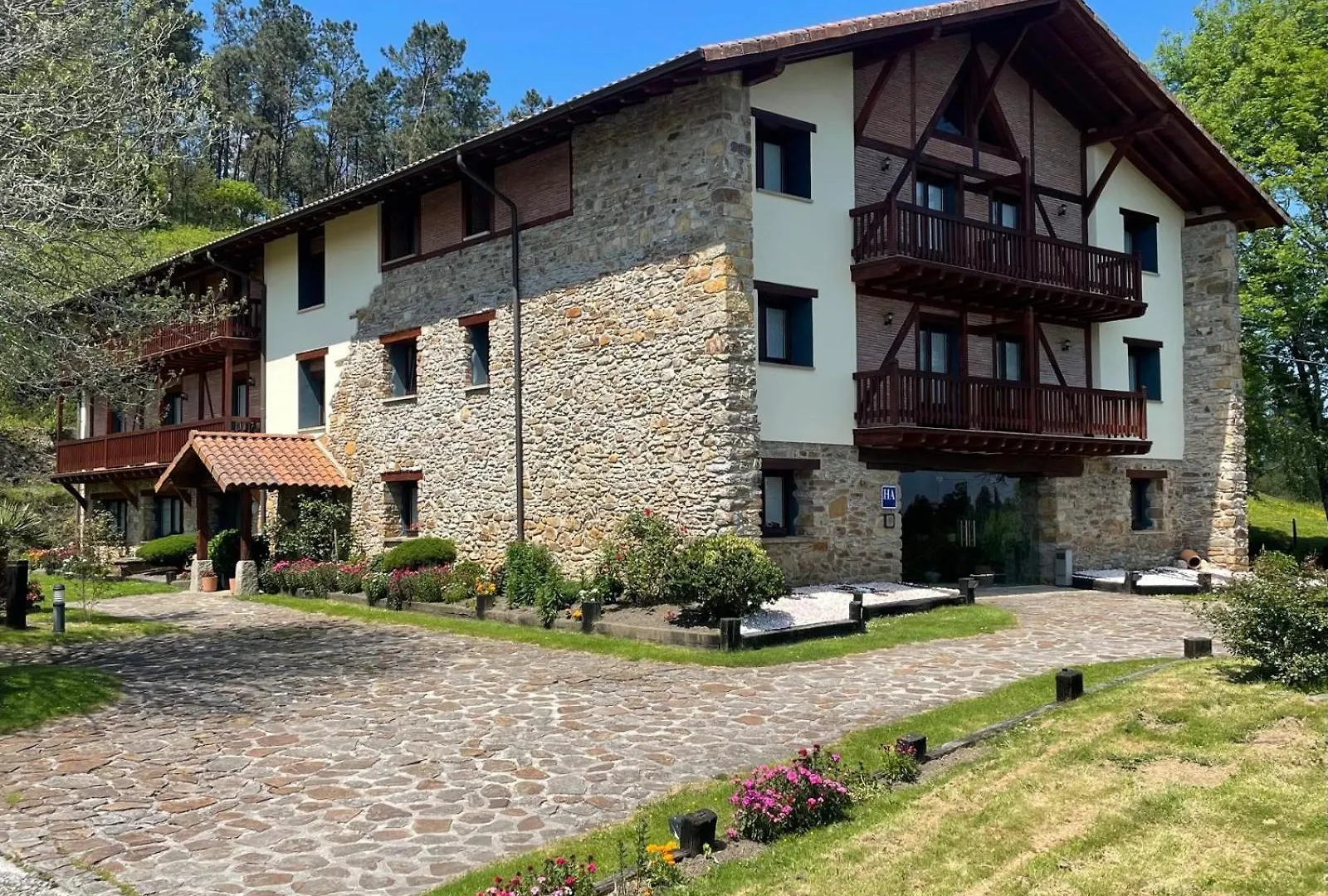 Hotel-Apartamento Rural Atxurra Bermeo