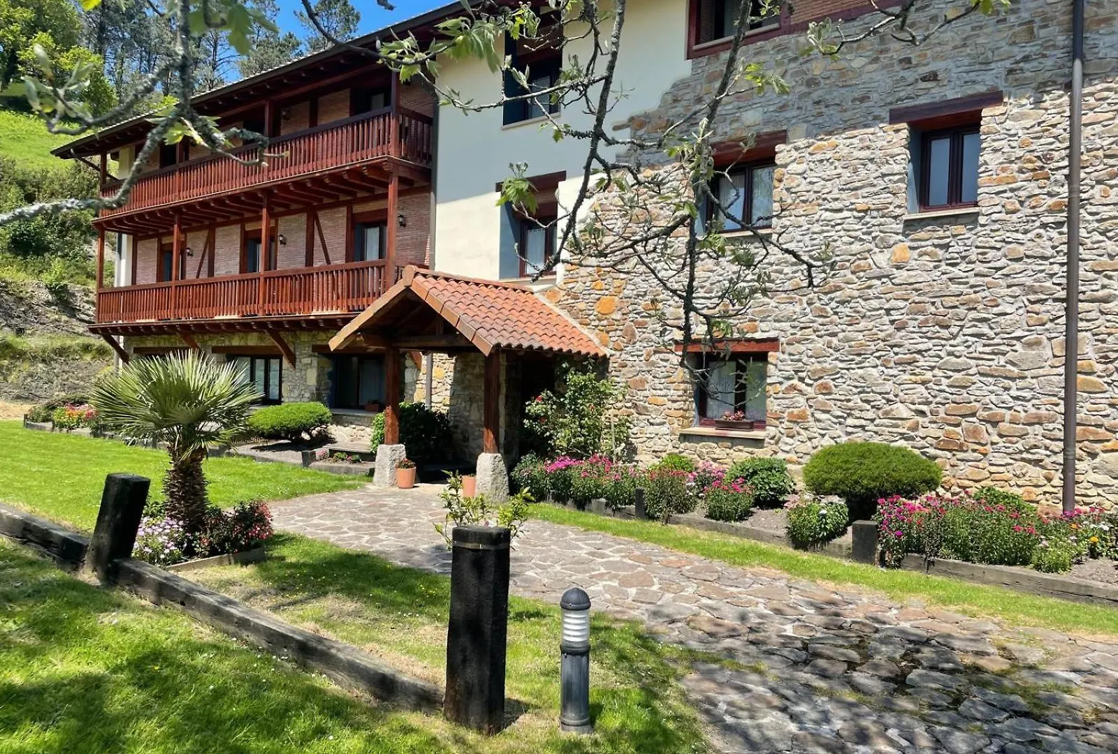 Hotel-Apartamento Rural Atxurra Bermeo Spain
