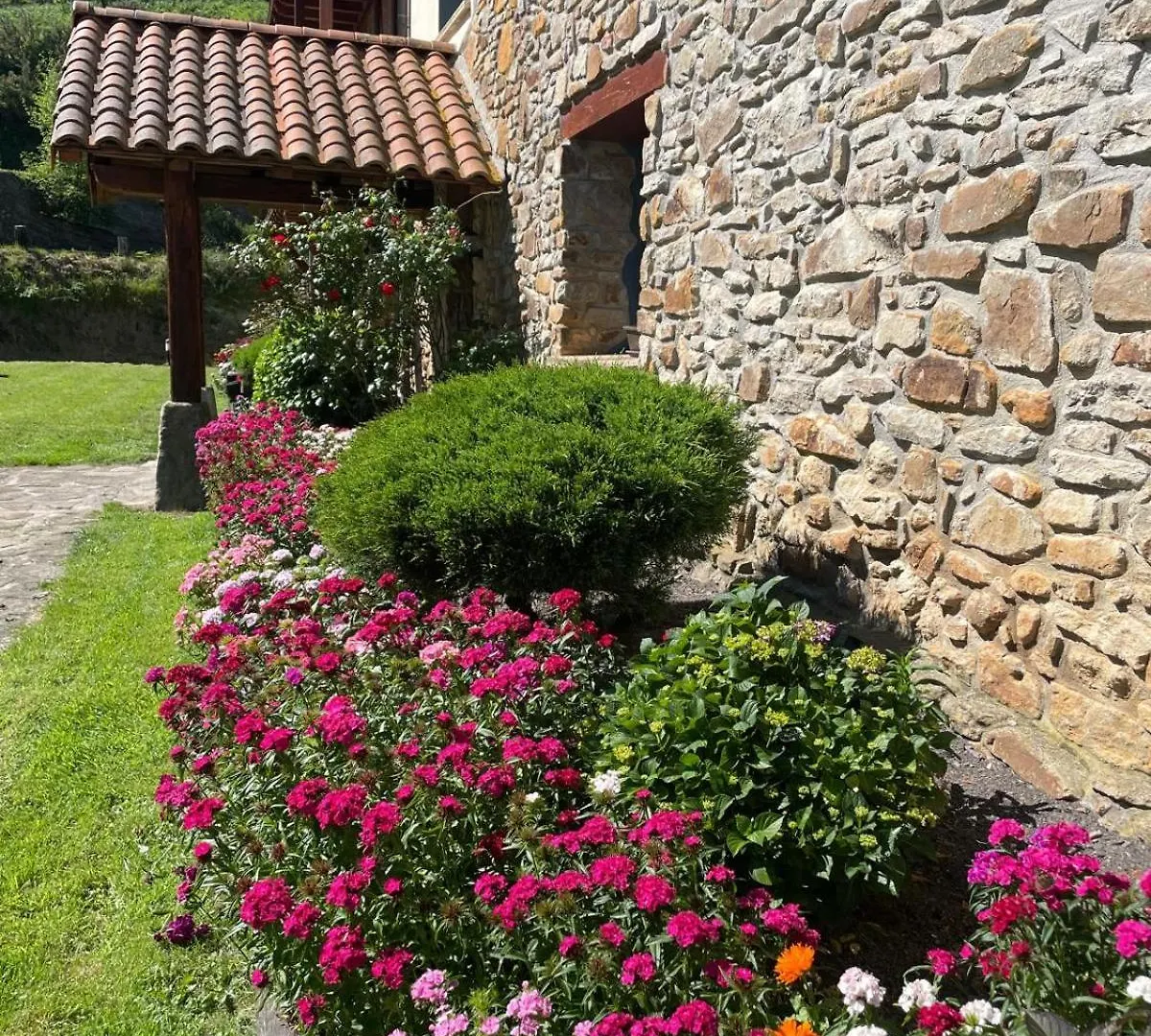 Hotel-Apartamento Rural Atxurra Bermeo Spain