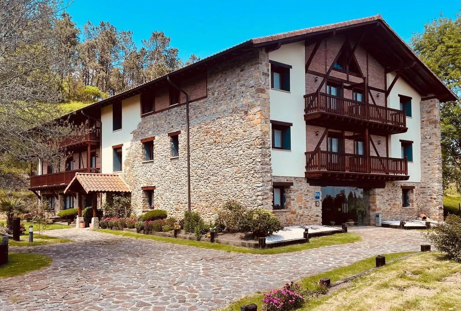 Hotel-Apartamento Rural Atxurra Bermeo 3*,  Spain