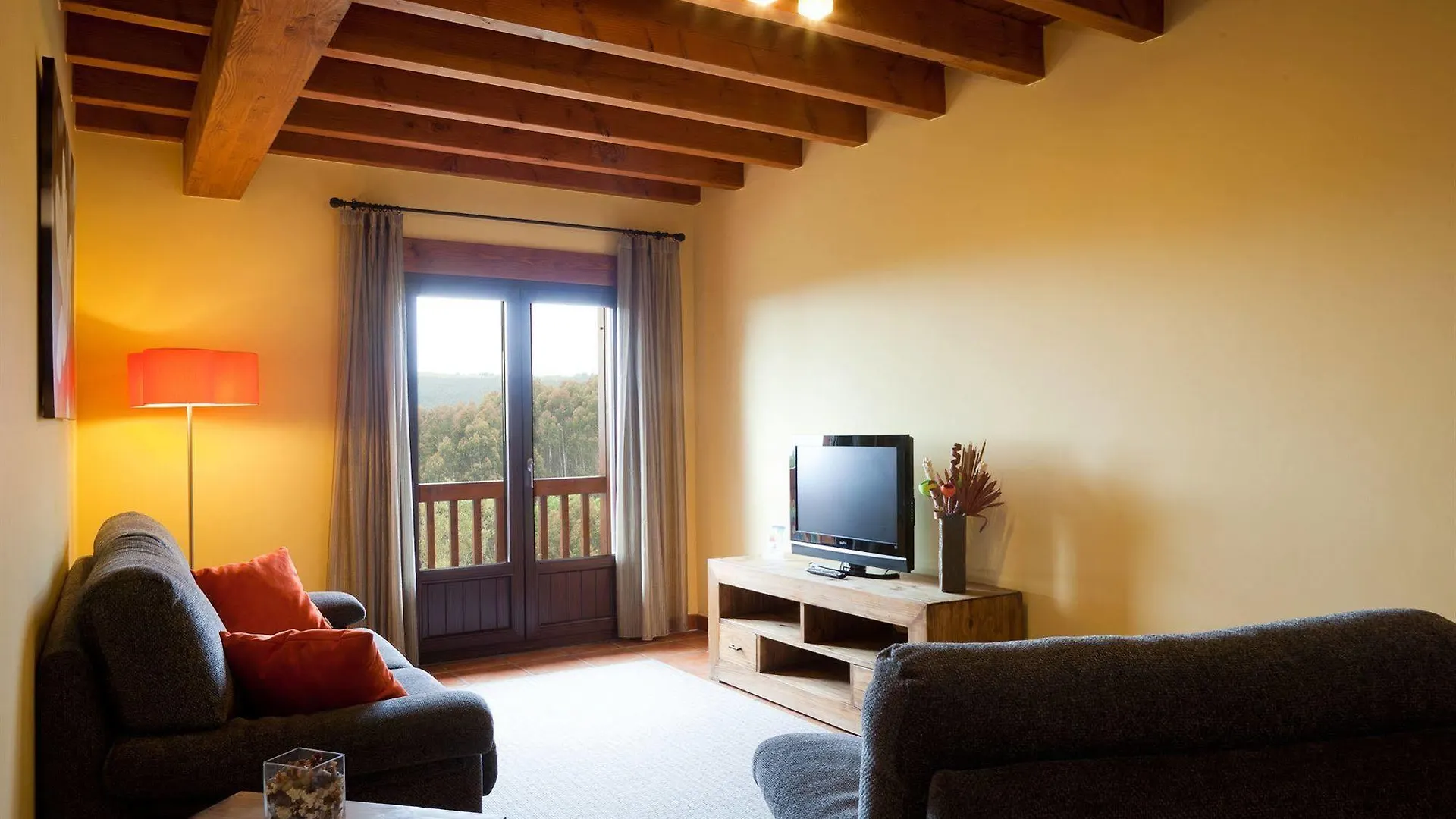 Hotel-Apartamento Rural Atxurra Bermeo
